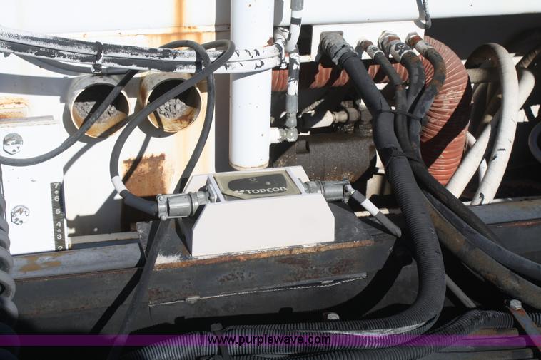 image for item F2772 Roadtec RP185-10 paver