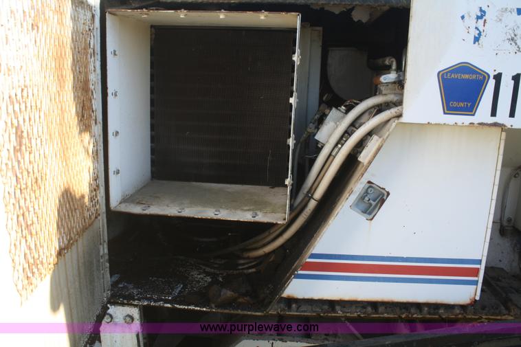 image for item F2772 Roadtec RP185-10 paver