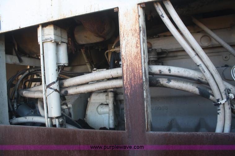 image for item F2772 Roadtec RP185-10 paver