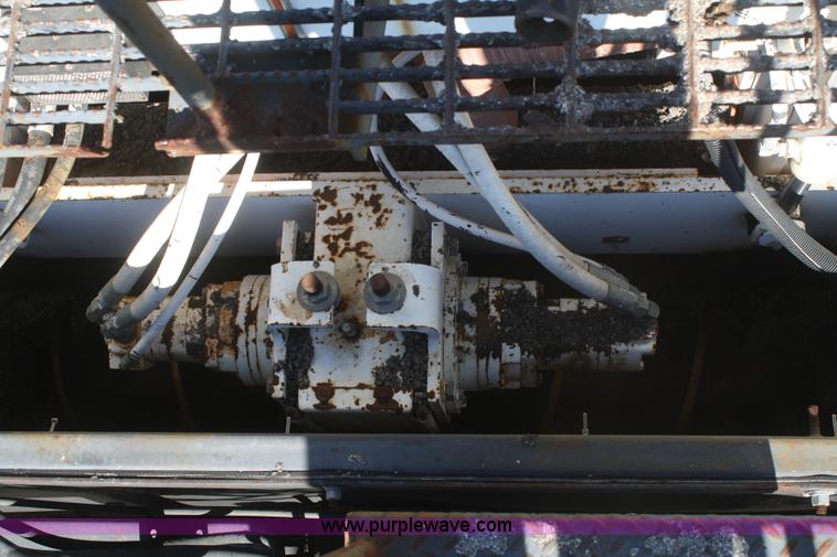 image for item F2772 Roadtec RP185-10 paver