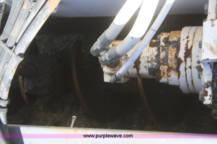 image for item F2772 Roadtec RP185-10 paver