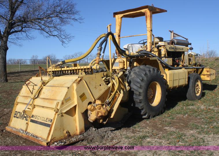 image for item F2773 1984 Bomag MPH100 recycler