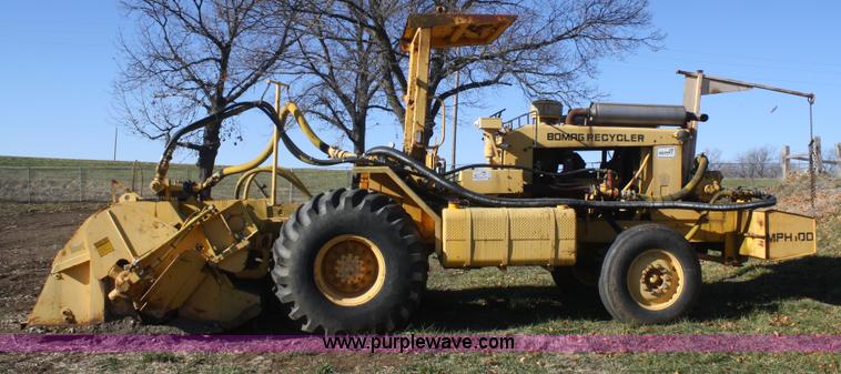 image for item F2773 1984 Bomag MPH100 recycler