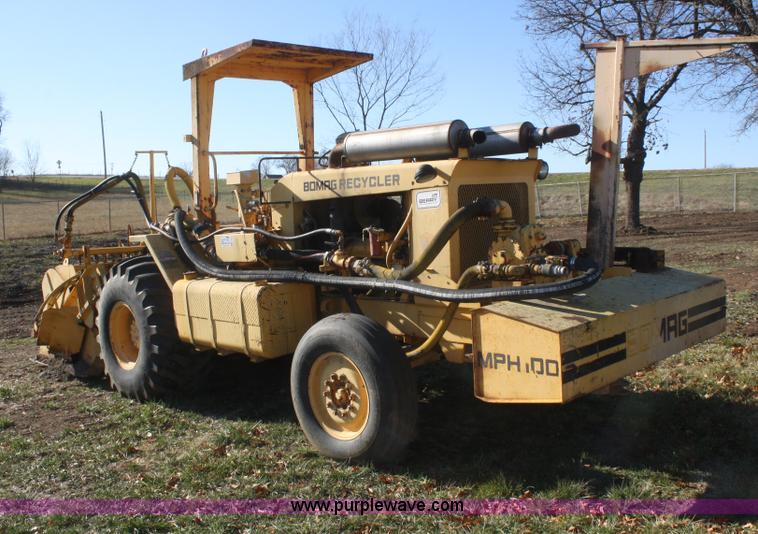 image for item F2773 1984 Bomag MPH100 recycler