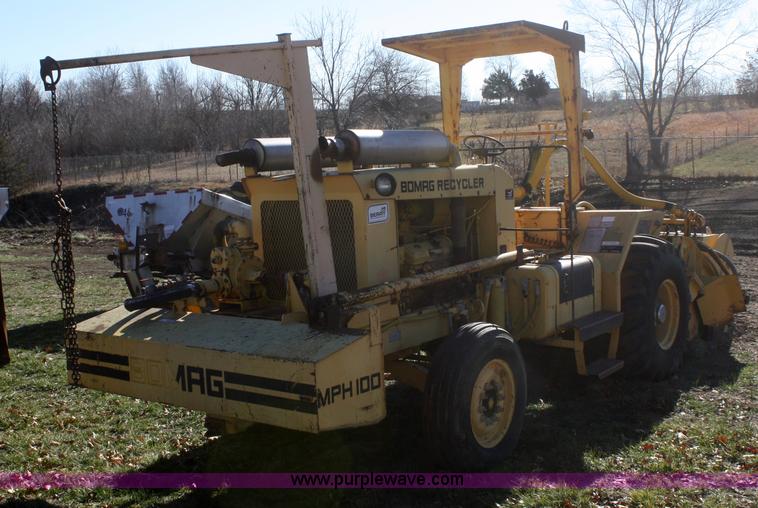 image for item F2773 1984 Bomag MPH100 recycler