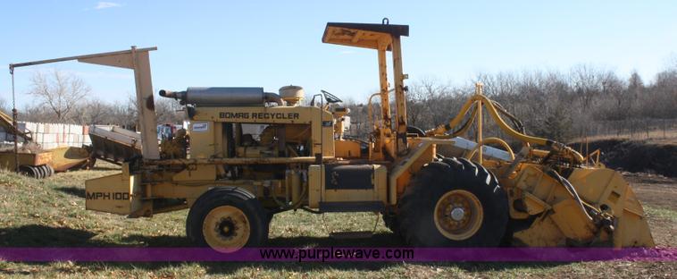 image for item F2773 1984 Bomag MPH100 recycler