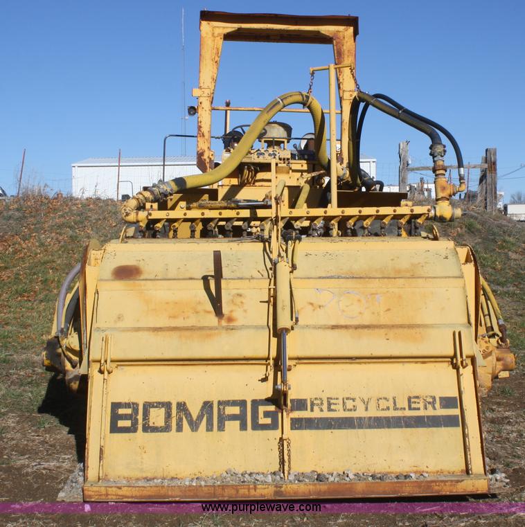 image for item F2773 1984 Bomag MPH100 recycler