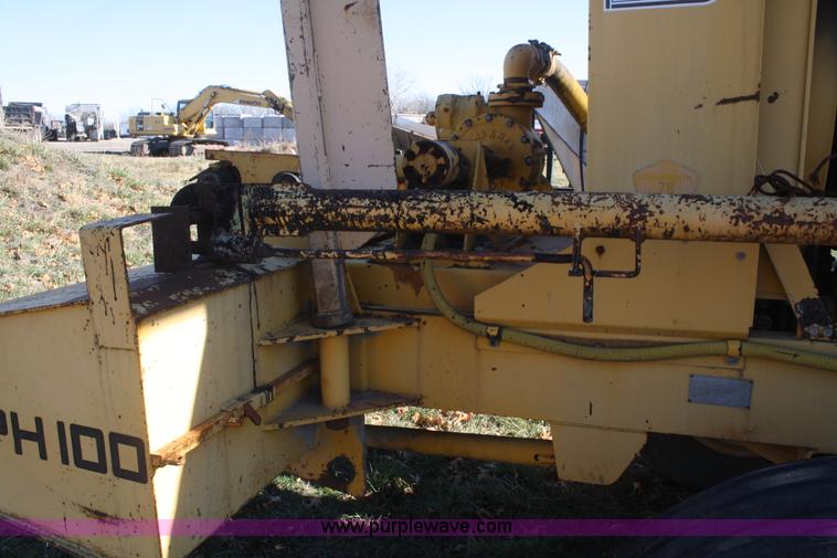 image for item F2773 1984 Bomag MPH100 recycler