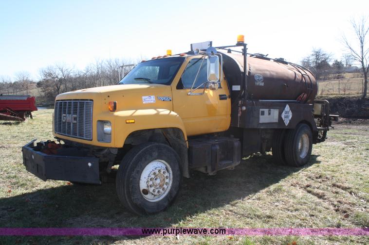 image for item F2892 1996 GMC TopKick oil distributor truck