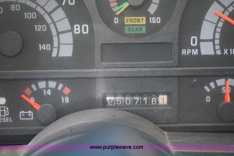 image for item F2892 1996 GMC TopKick oil distributor truck