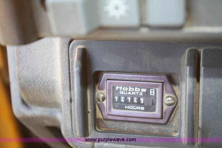 image for item F2892 1996 GMC TopKick oil distributor truck