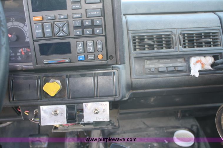 image for item F2892 1996 GMC TopKick oil distributor truck