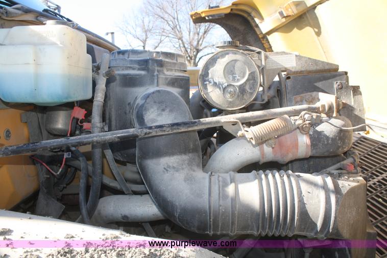 image for item F2892 1996 GMC TopKick oil distributor truck