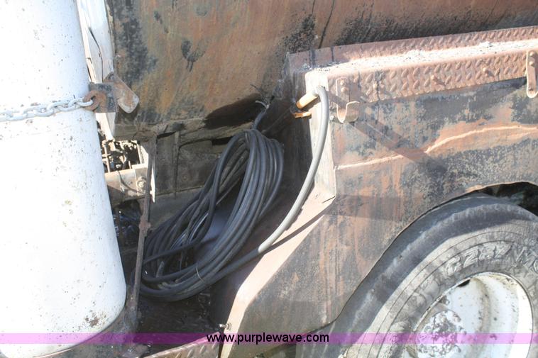 image for item F2892 1996 GMC TopKick oil distributor truck