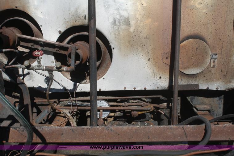 image for item F2892 1996 GMC TopKick oil distributor truck