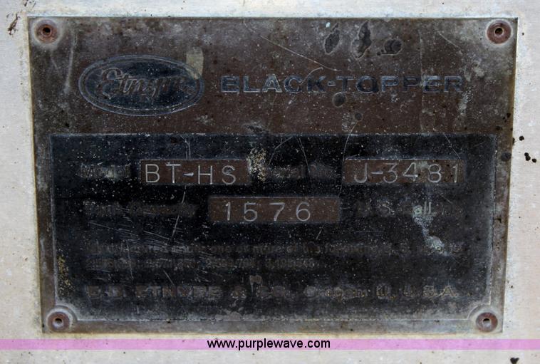 image for item F2892 1996 GMC TopKick oil distributor truck