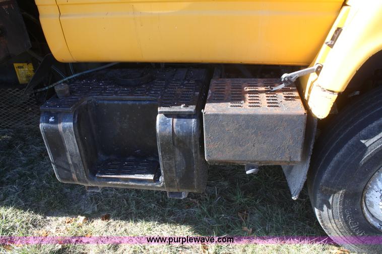 image for item F2892 1996 GMC TopKick oil distributor truck