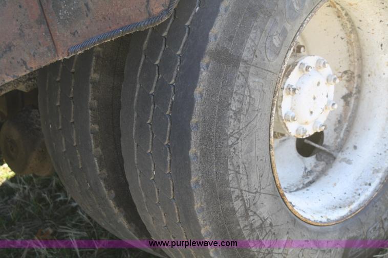 image for item F2892 1996 GMC TopKick oil distributor truck