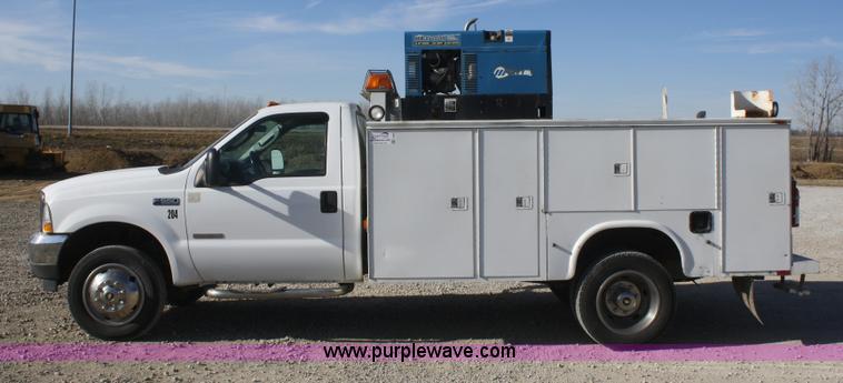 image for item F2895 2004 Ford F550 XL Super Duty service truck