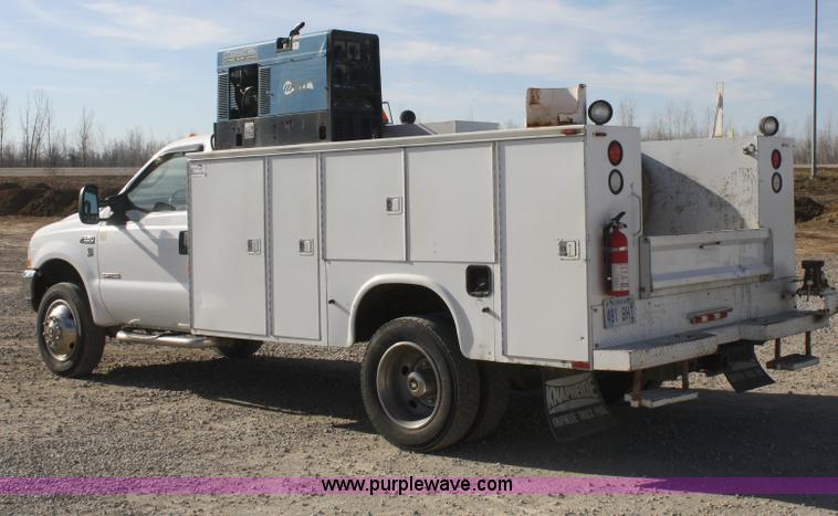 image for item F2895 2004 Ford F550 XL Super Duty service truck