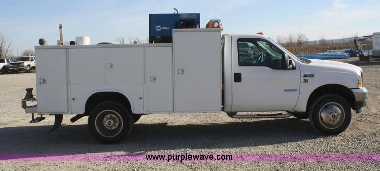 image for item F2895 2004 Ford F550 XL Super Duty service truck