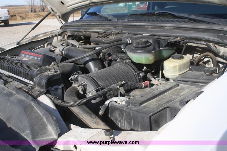 image for item F2895 2004 Ford F550 XL Super Duty service truck