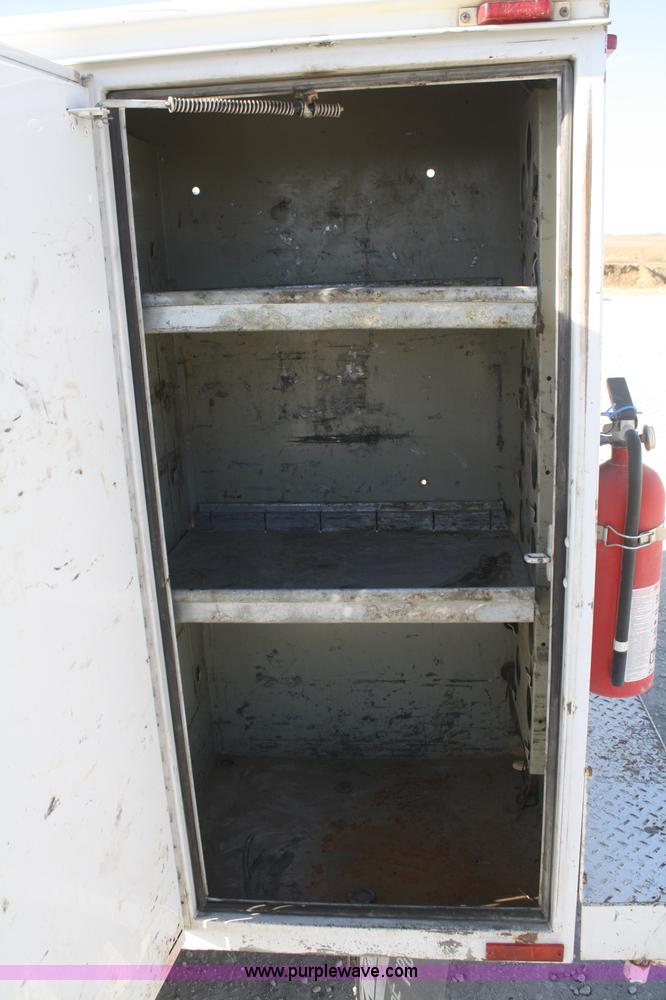 image for item F2895 2004 Ford F550 XL Super Duty service truck