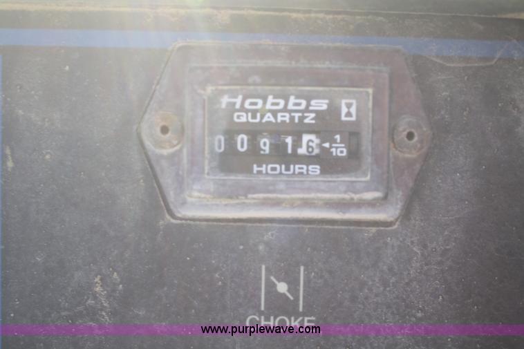 image for item F2895 2004 Ford F550 XL Super Duty service truck