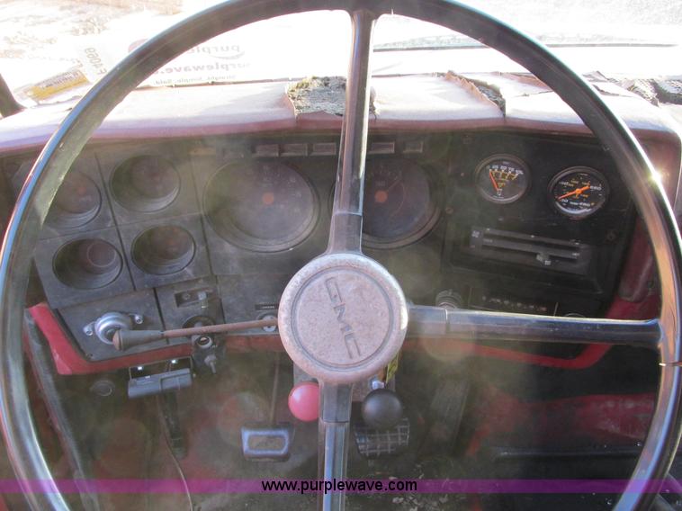 image for item F4069 1982 GMC TopKick 6000 dump truck