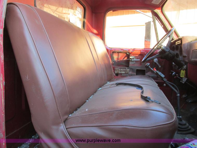 image for item F4069 1982 GMC TopKick 6000 dump truck