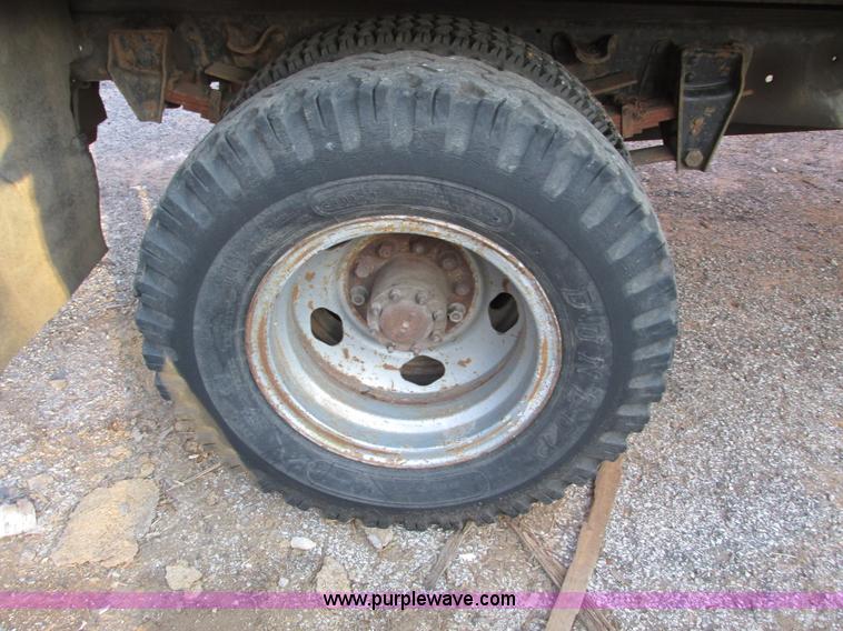 image for item F4069 1982 GMC TopKick 6000 dump truck