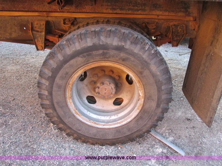 image for item F4069 1982 GMC TopKick 6000 dump truck