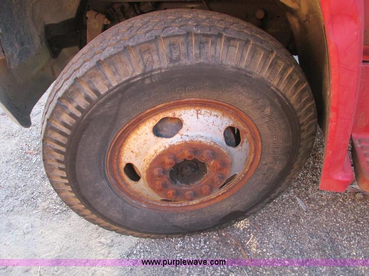 image for item F4069 1982 GMC TopKick 6000 dump truck