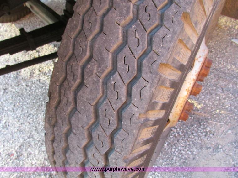 image for item F4069 1982 GMC TopKick 6000 dump truck