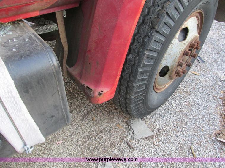 image for item F4069 1982 GMC TopKick 6000 dump truck