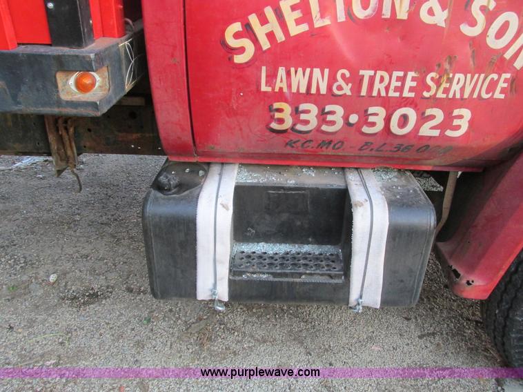 image for item F4069 1982 GMC TopKick 6000 dump truck