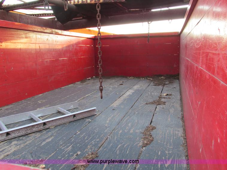 image for item F4069 1982 GMC TopKick 6000 dump truck
