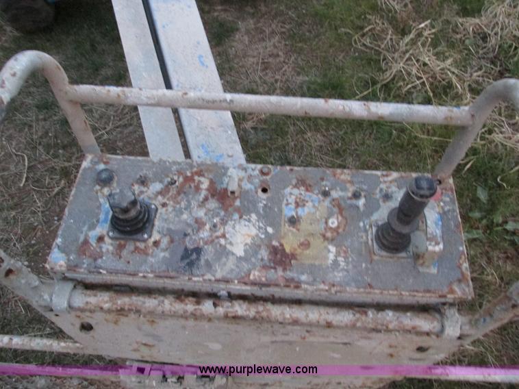 image for item F4155 1996 Genie S40 boom lift