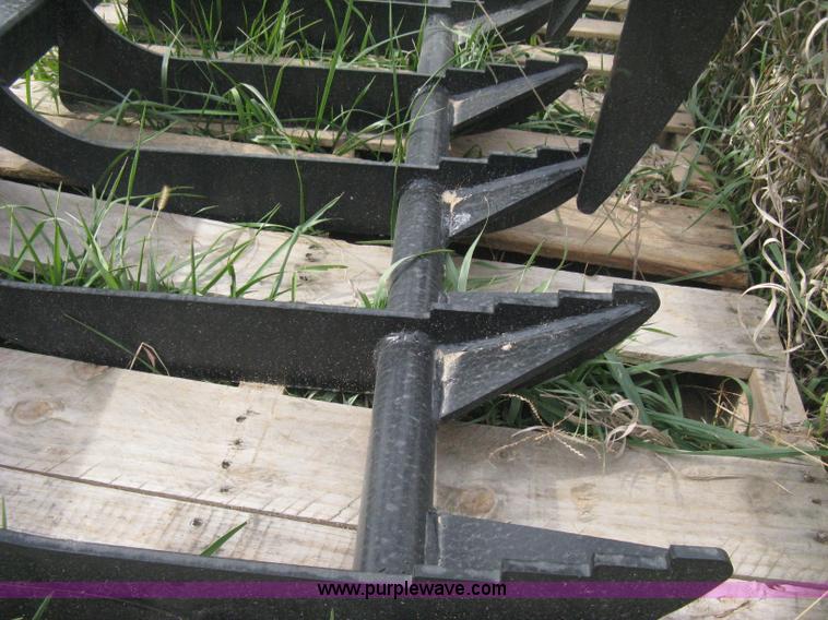 image for item H9885 Wildkat 72" grapple attachment