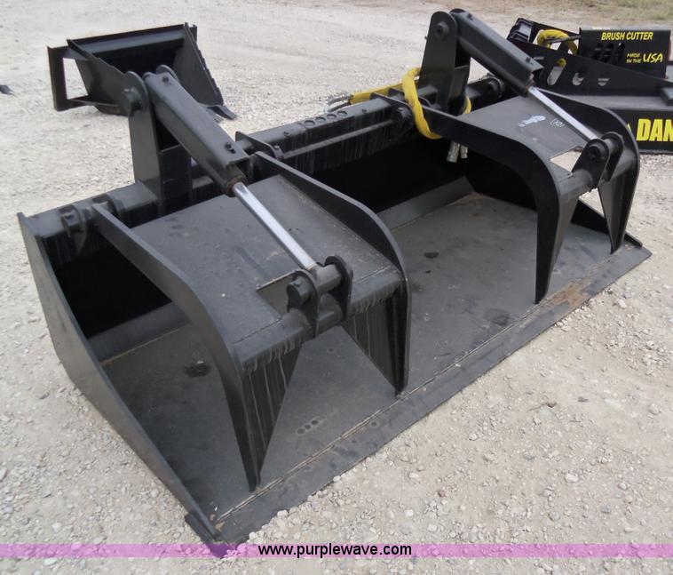 image for item H9887 Wildkat heavy duty skid steer grapple bucket