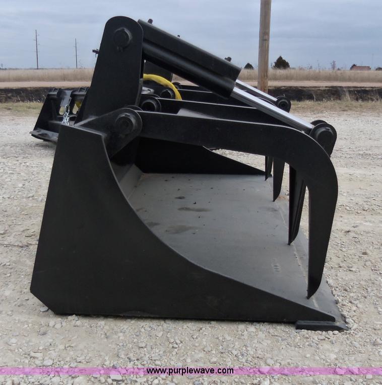 image for item H9887 Wildkat heavy duty skid steer grapple bucket