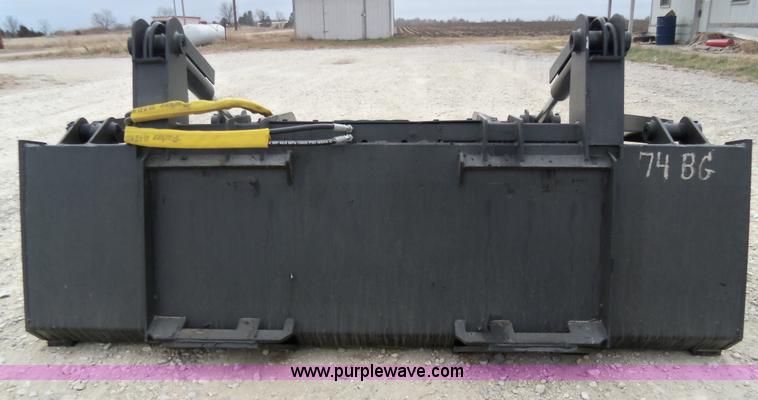 image for item H9887 Wildkat heavy duty skid steer grapple bucket