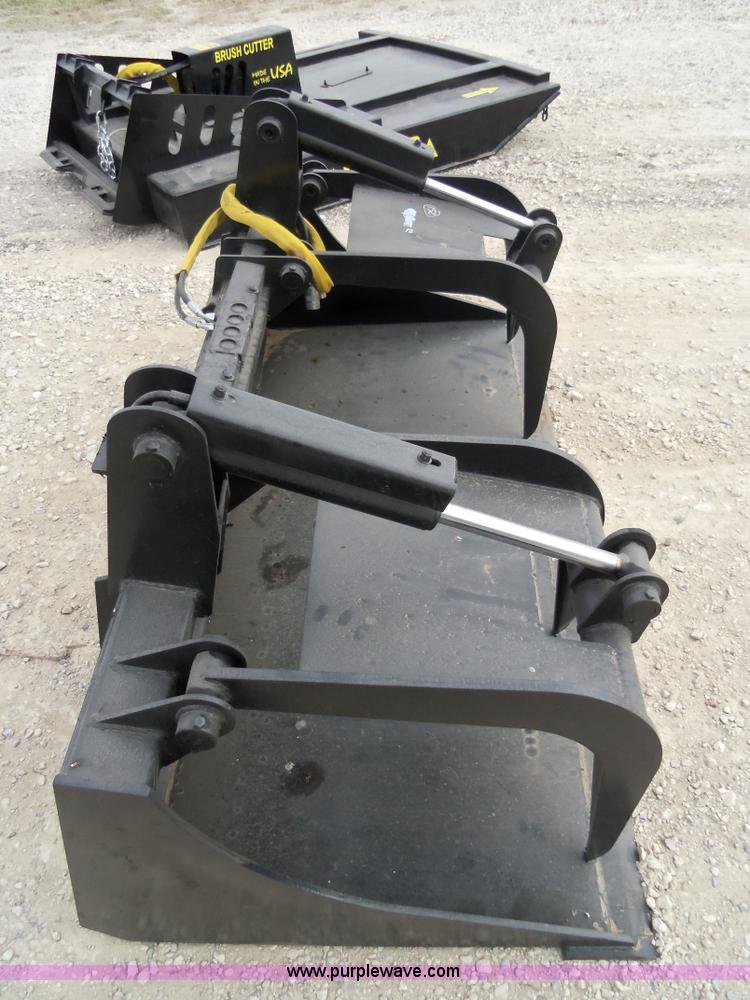 image for item H9887 Wildkat heavy duty skid steer grapple bucket