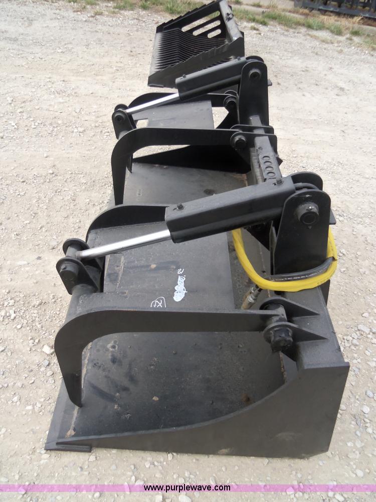 image for item H9887 Wildkat heavy duty skid steer grapple bucket
