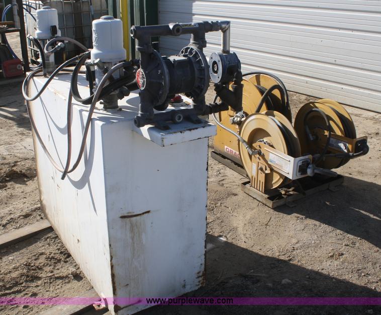image for item O9890 Oil tanks