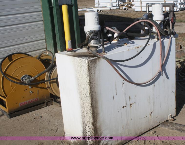 image for item O9890 Oil tanks