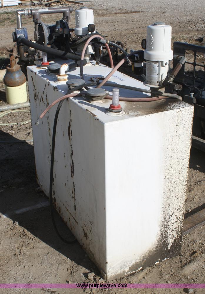 image for item O9890 Oil tanks