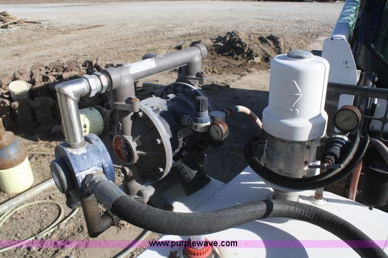 image for item O9890 Oil tanks