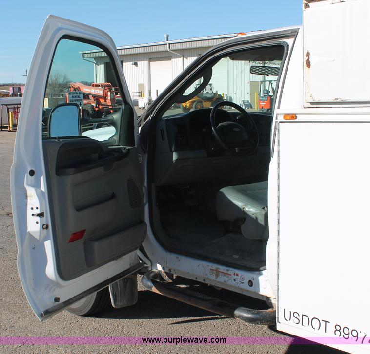 image for item E2803 2007 Ford F450 XL Super Duty service truck