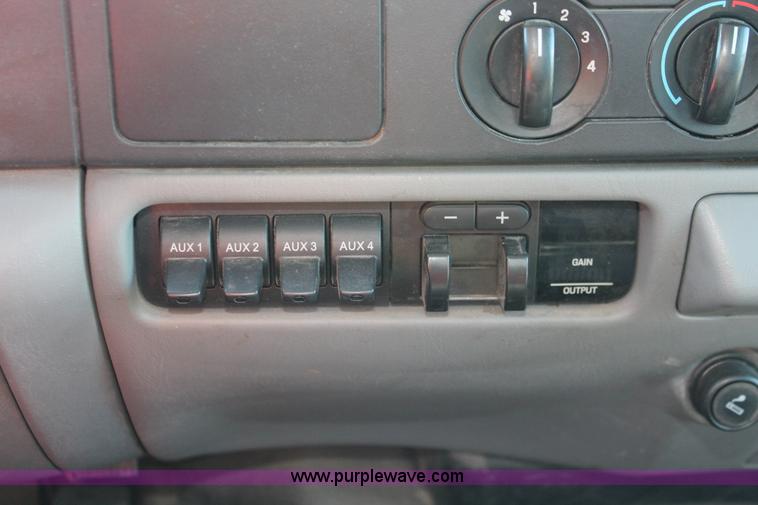 image for item E2803 2007 Ford F450 XL Super Duty service truck